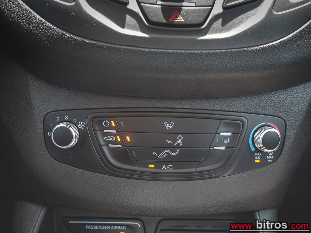 Ford TRANSIT COURIER VAN 1.5 CDTI DIESEL 95HP TREND — φωτογραφία 21