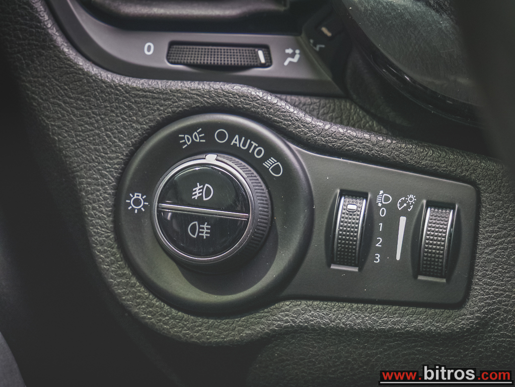 Fiat 500X 2016 1.6 DIESEL 120HP! 6-G LOUNGE NAVI EUR6 109Co2 — φωτογραφία 24