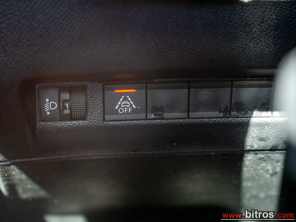 Peugeot 208 2022 1.2 100HP ALLURE BUSINESS — φωτογραφία 17