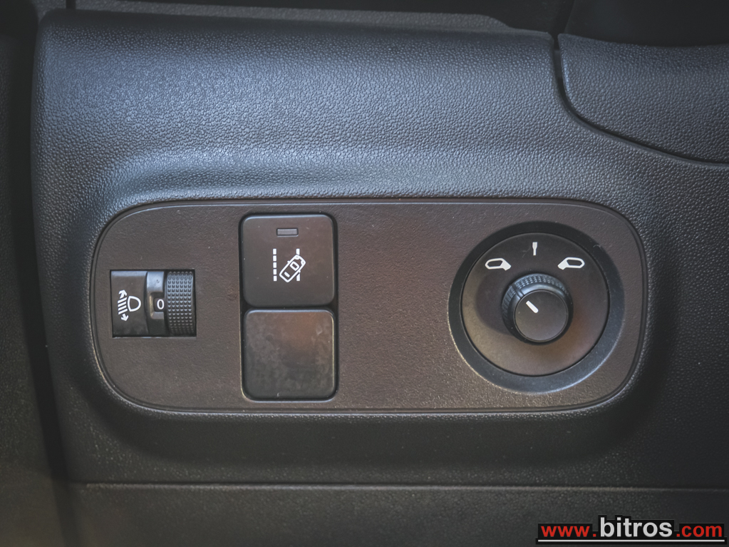 Citroen C3 2021 VAN 1.5 BLUEHDI 100HP — φωτογραφία 17