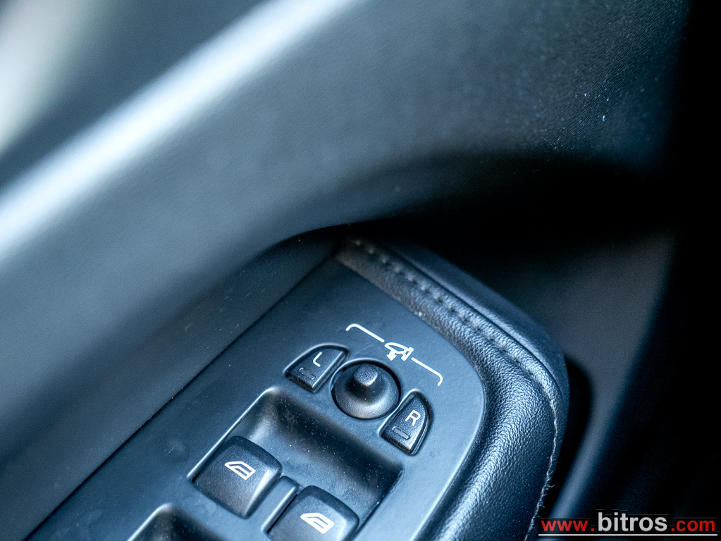 Volvo XC 60 2023 ULTIMATE DARK T8 RECHARGE 455HP PHEV AWD -GR — φωτογραφία 18