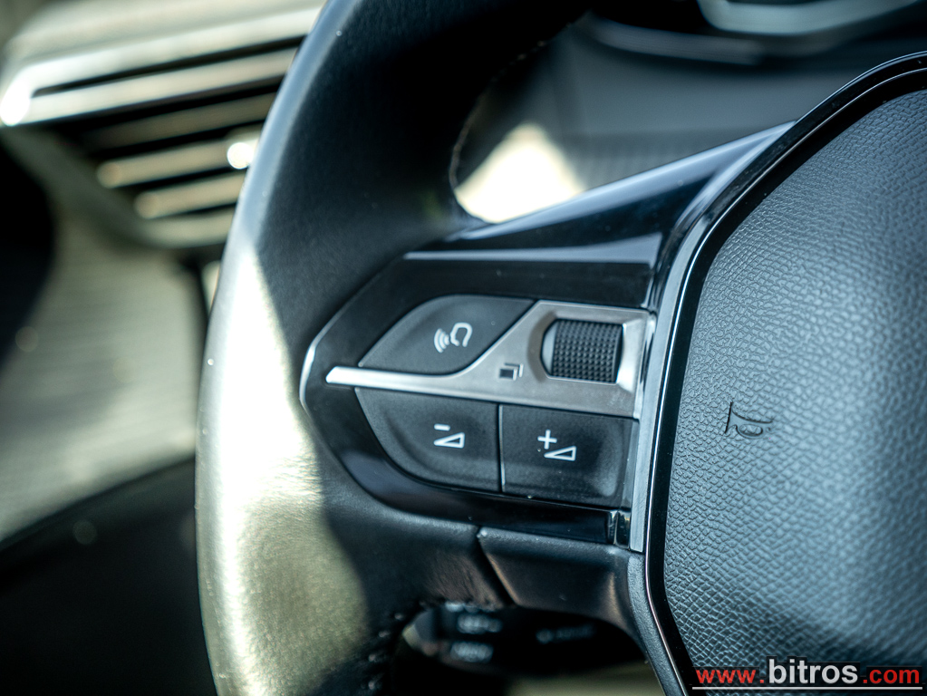 Peugeot 208 2022 1.2 100HP ALLURE BUSINESS — φωτογραφία 18