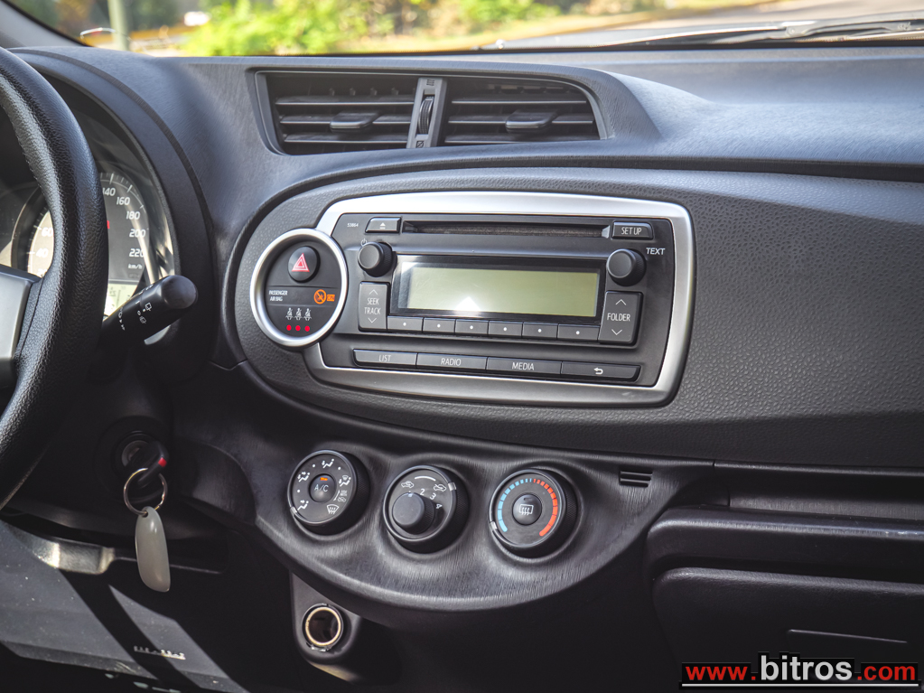 Toyota Yaris 2012 ΛΙΓΑ ΧΛΜ!!! ΕΛΛΗΝΙΚΟ ΙΔΙΩΤΗ 1.3 100hp! 6TAXYTO — φωτογραφία 18