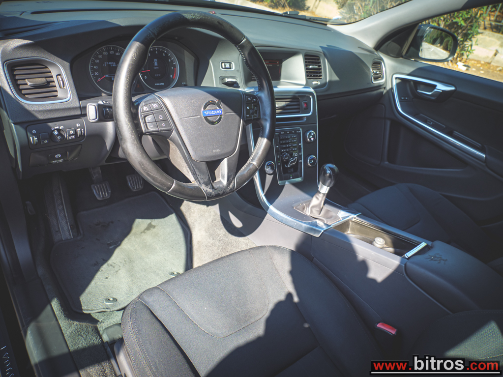 Volvo V60 2012 1.6 TURBO 150HP — φωτογραφία 3