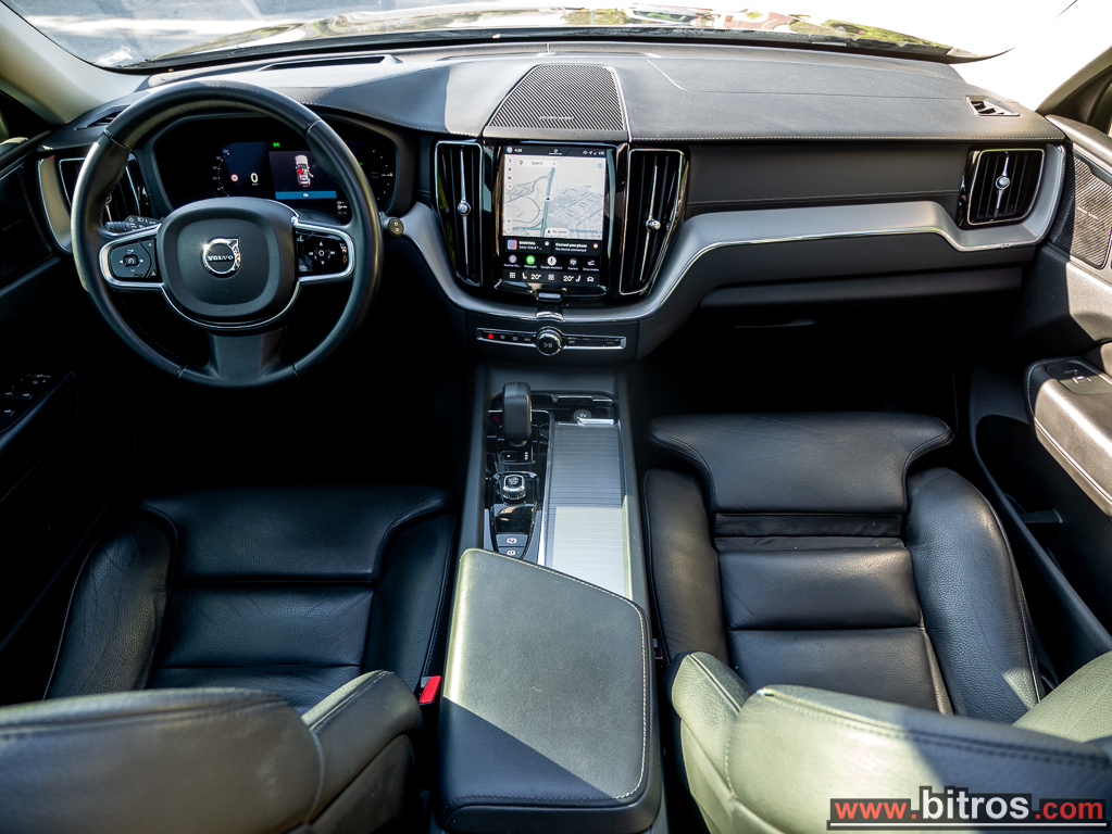 Volvo XC 60 2023 ULTIMATE DARK T8 RECHARGE 455HP PHEV AWD -GR — φωτογραφία 3
