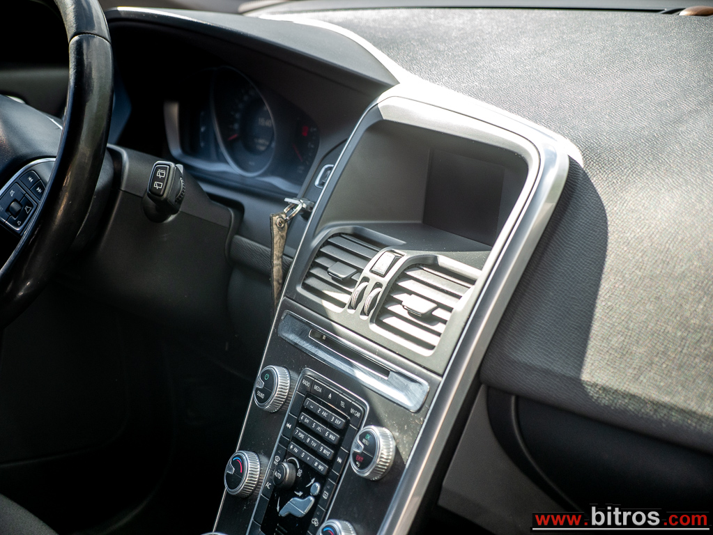 Volvo XC 60 2015 4×4 D4 190HP AUTO -20″ ΖΑΝΤΕΣ — φωτογραφία 22