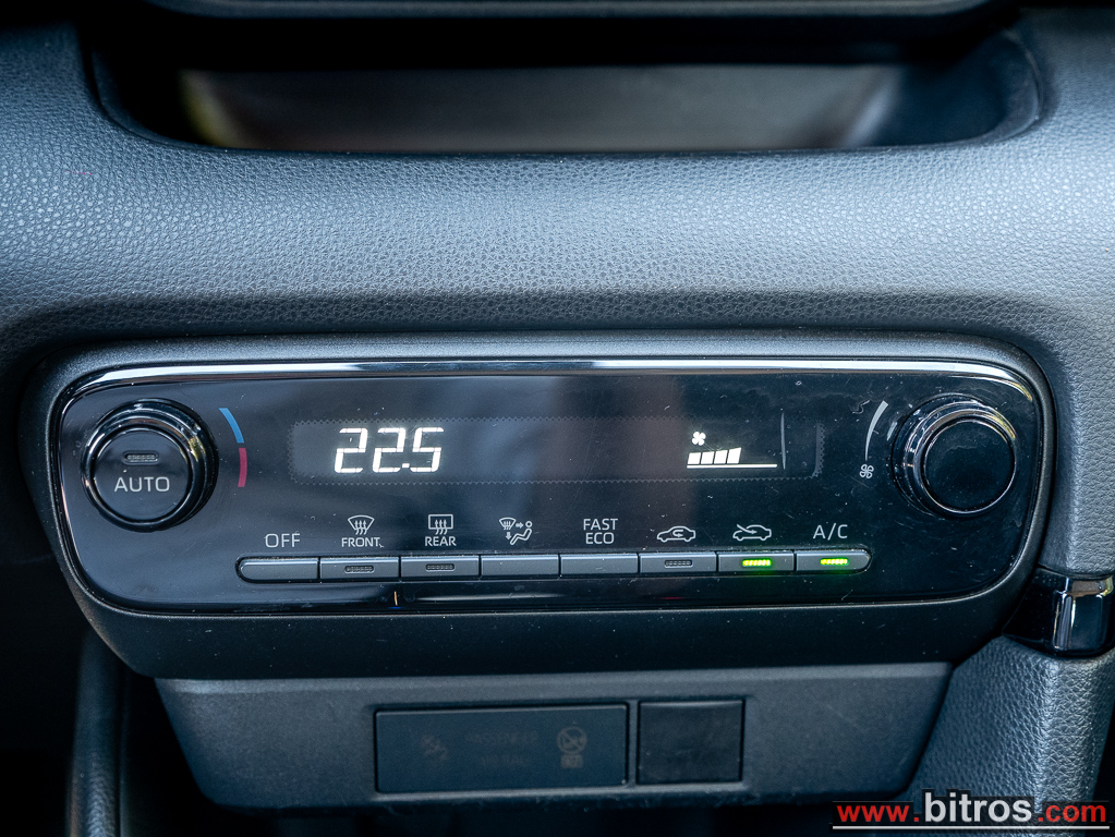 Toyota Yaris 2022 HDF HYBRID — φωτογραφία 22