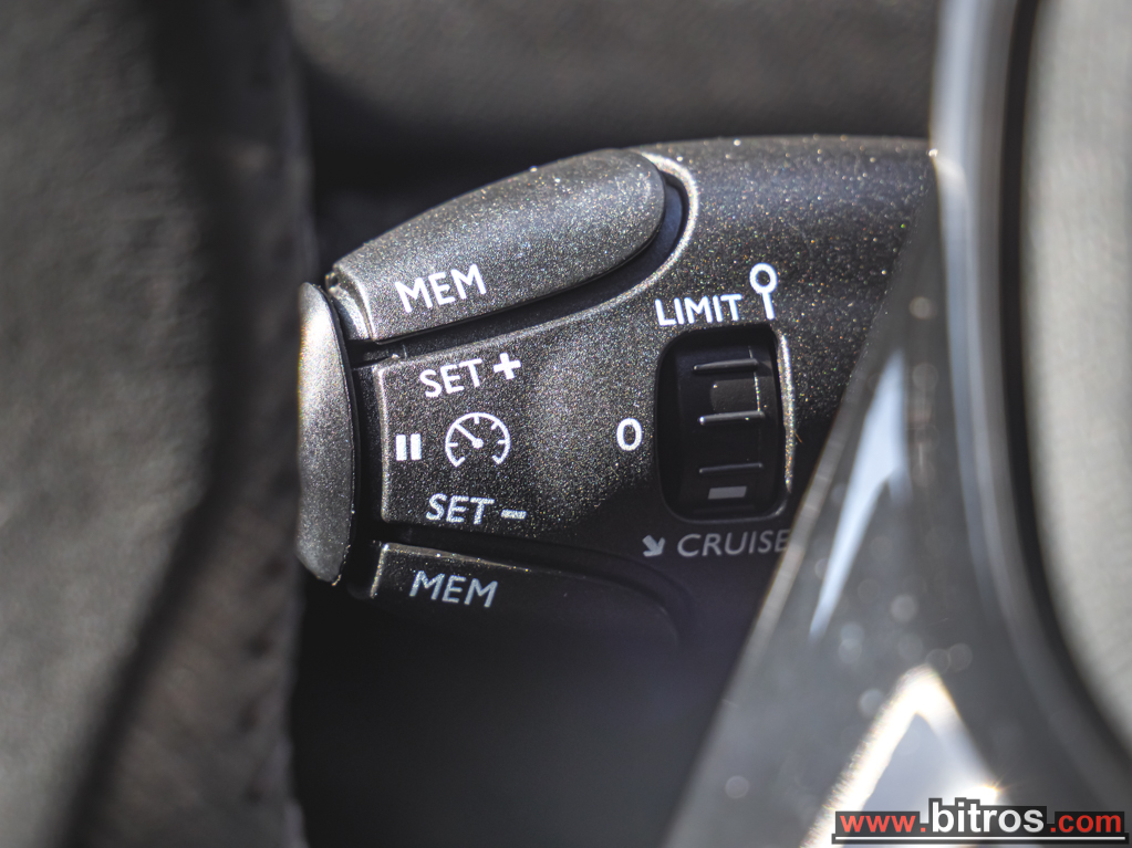 Peugeot 208 2021 1.2 100HP ALLURE BUSINESS — φωτογραφία 21