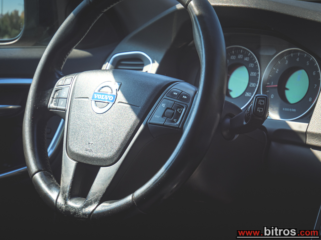 Volvo V60 2012 1.6 TURBO 150HP — φωτογραφία 24