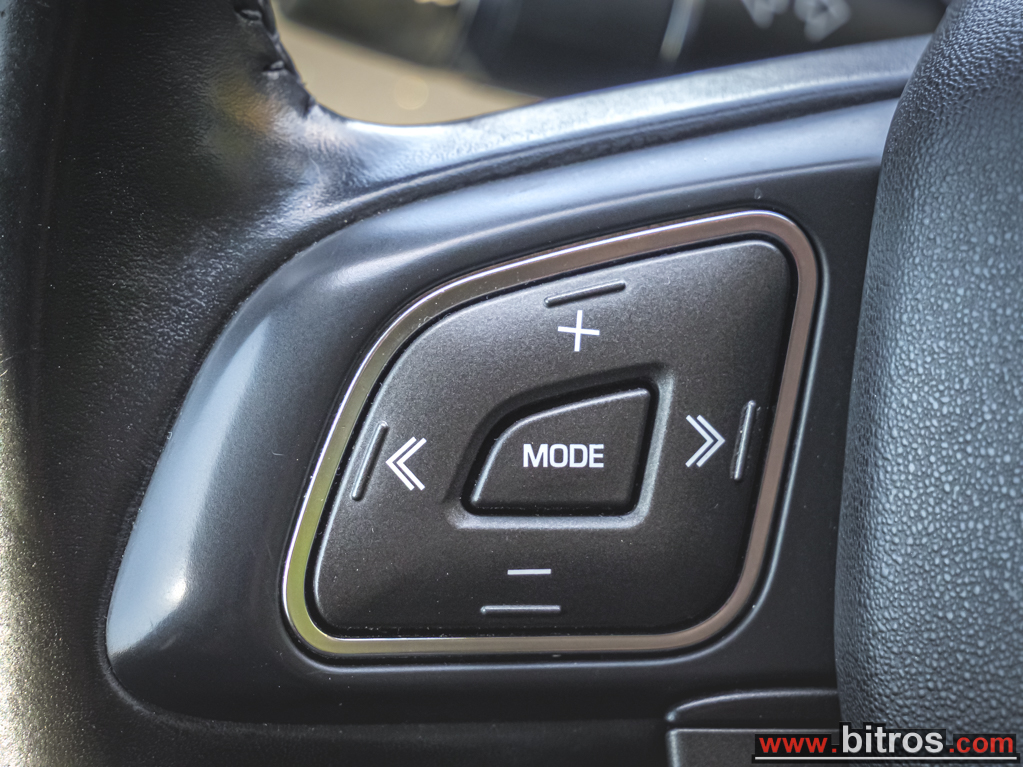 Land Rover Range Rover Evoque 2017 TD4 DYNAMIC AWD R20′ — φωτογραφία 24