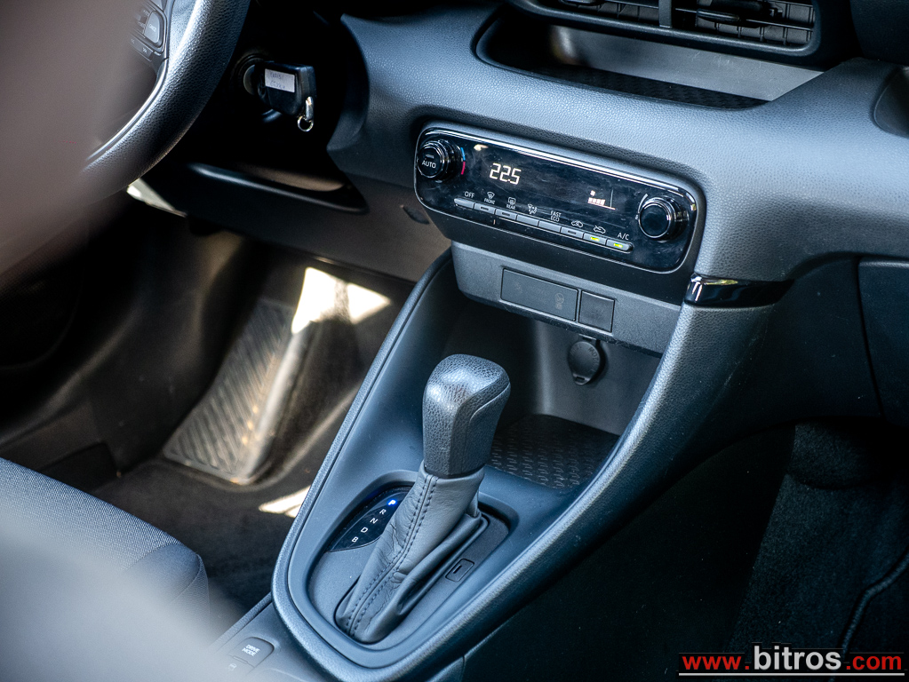 Toyota Yaris 2022 HDF HYBRID — φωτογραφία 25