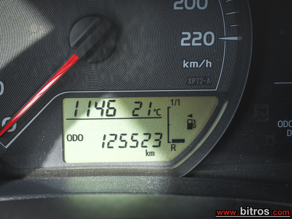 Toyota Yaris 2012 ΛΙΓΑ ΧΛΜ!!! ΕΛΛΗΝΙΚΟ ΙΔΙΩΤΗ 1.3 100hp! 6TAXYTO — φωτογραφία 24