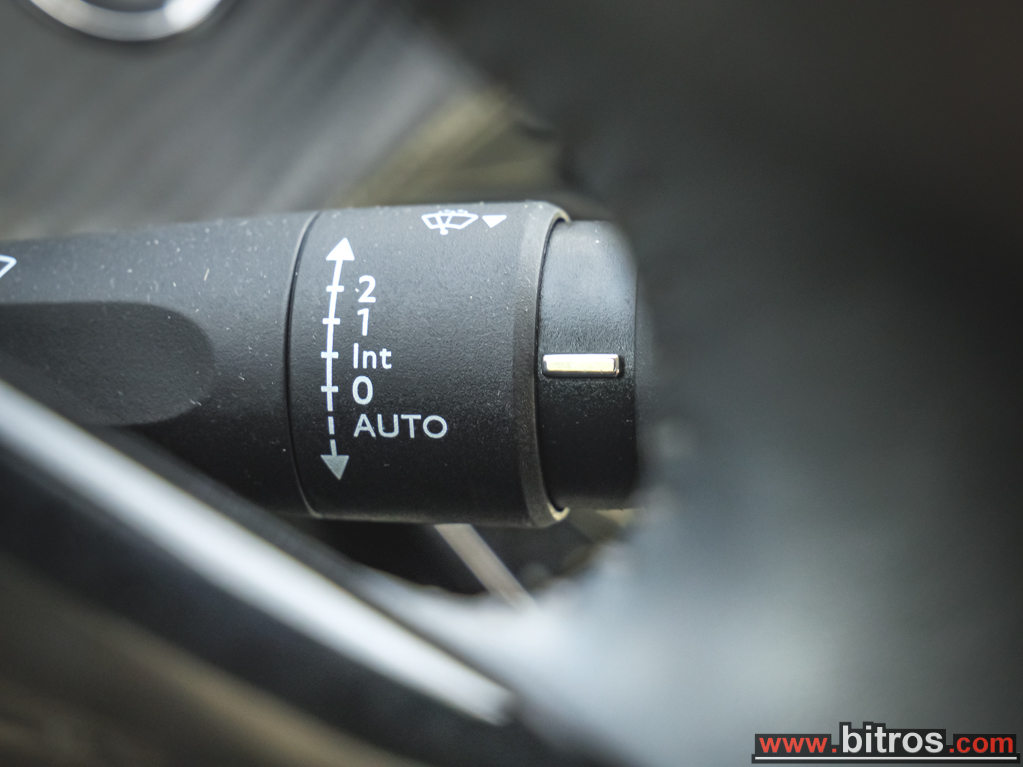Peugeot 208 2021 1.2 100HP ALLURE BUSINESS — φωτογραφία 24
