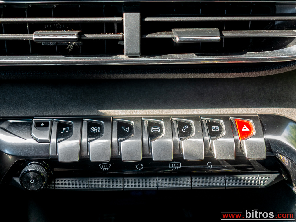 Peugeot 3008 2021 GT-LINE 4×4 300HP HYBRID-4 1.6 e-EAT8 Plug In Hybrid — φωτογραφία 29