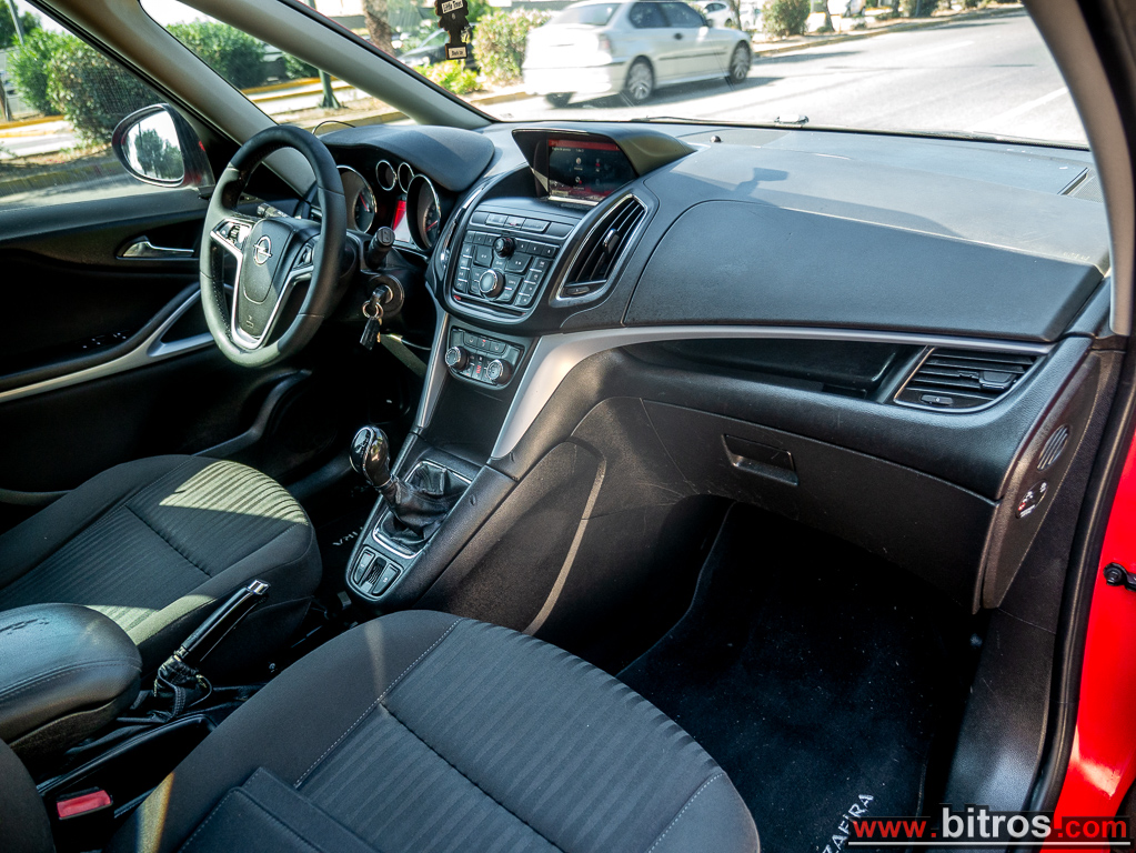 Opel Zafira Tourer 2016 1.6 CDTI 136HP EUR6 — φωτογραφία 4