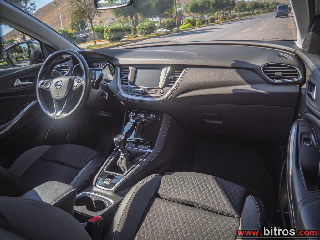 Opel Grandland X 2021 ELEGANCE 1.2 TURBO ECOTEC 130HP — φωτογραφία 4