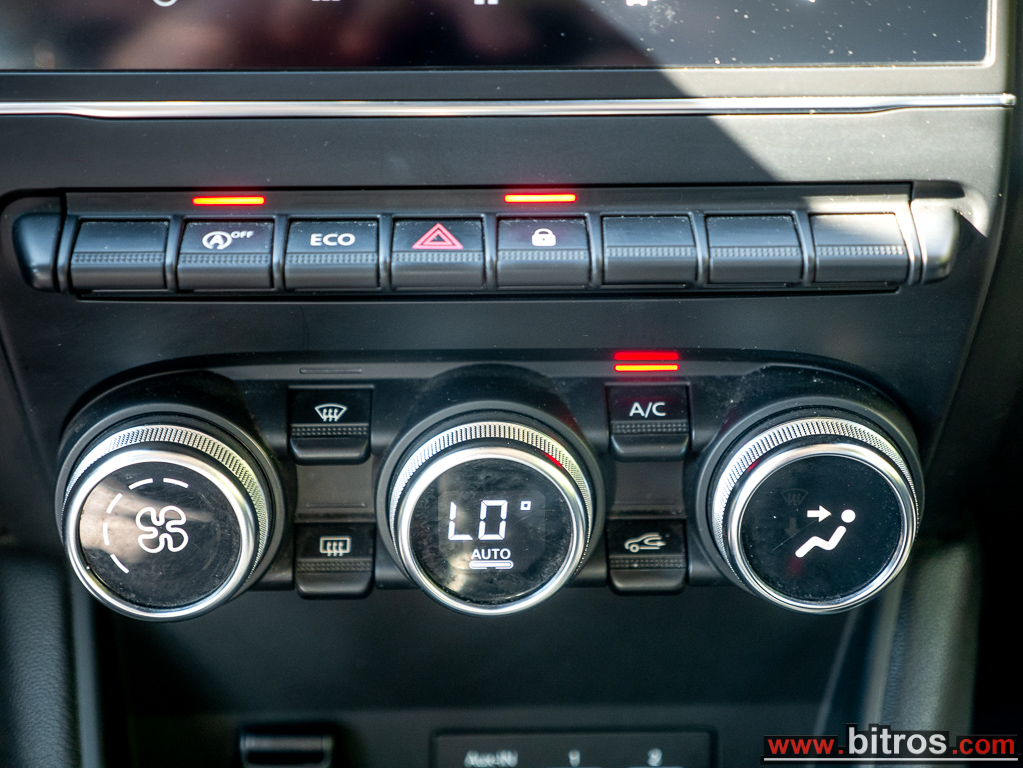Renault Captur 2021 1.0 90HP EXPRESSION — φωτογραφία 31