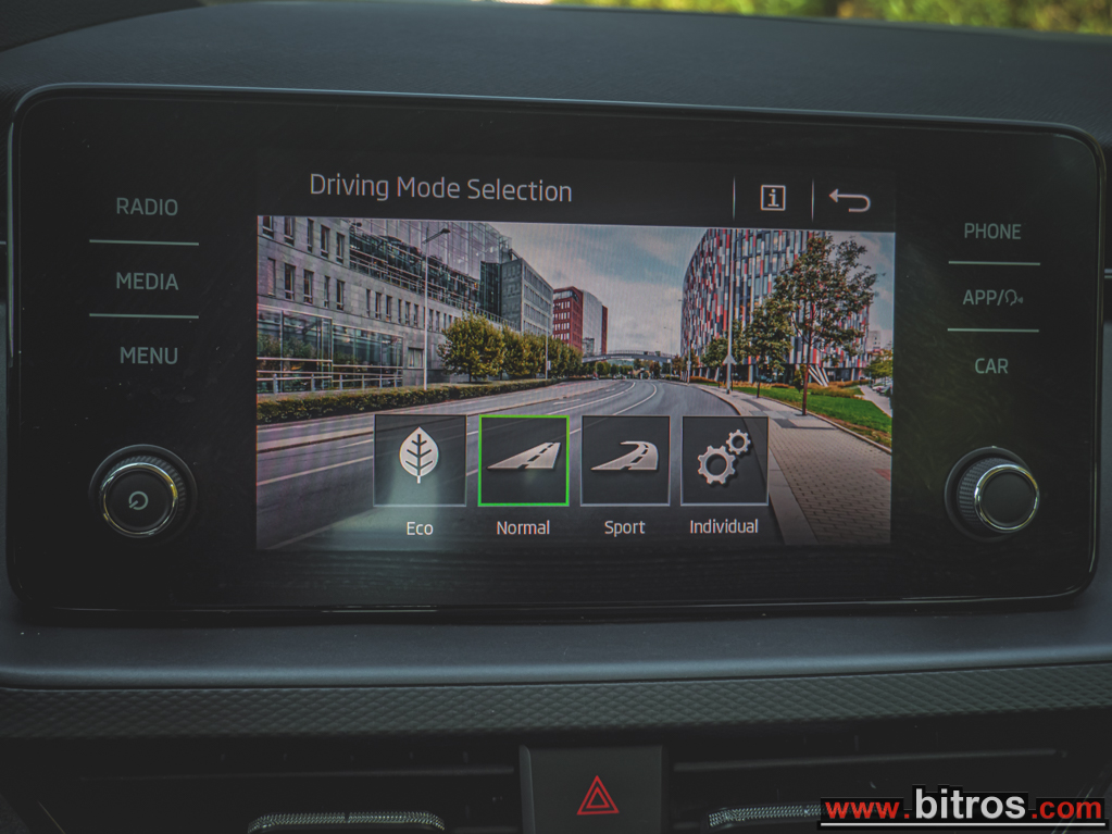 Skoda Kamiq 2023 AYTOMATO 1.0 TSI 110HP -GR — φωτογραφία 30