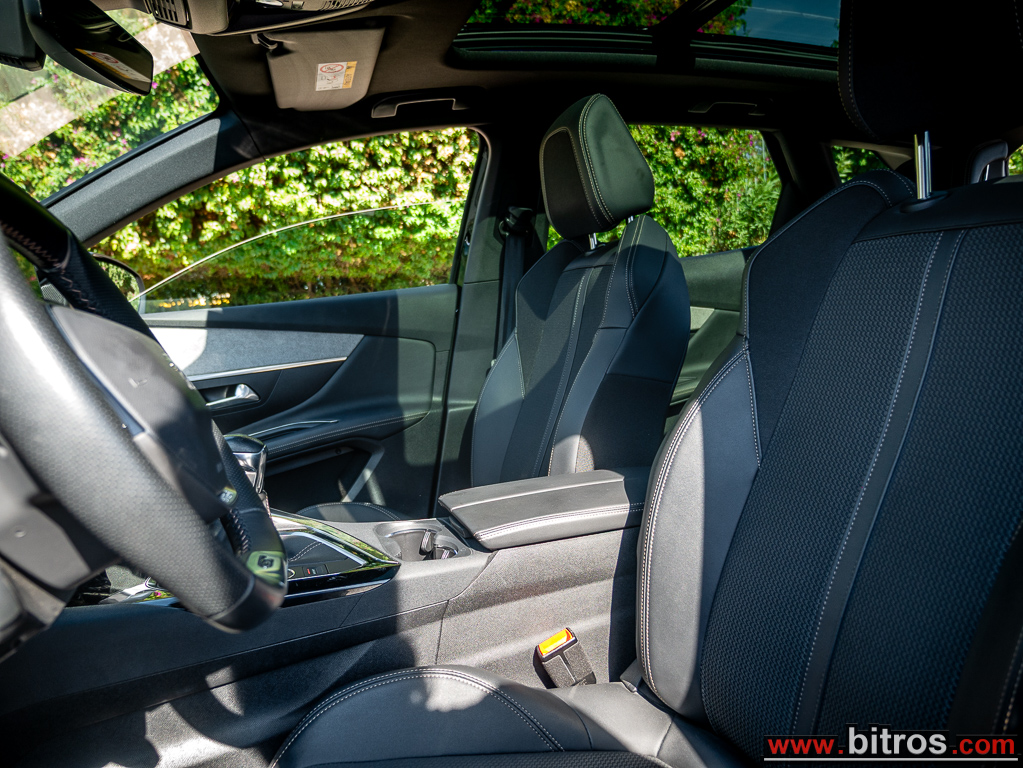 Peugeot 3008 2022 GT +ΟΡΟΦΗ FACE LIFT 44.000Km!! 130HP — φωτογραφία 5