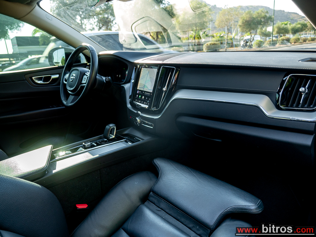 Volvo XC 60 2023 ULTIMATE DARK T8 RECHARGE 455HP PHEV AWD -GR — φωτογραφία 5