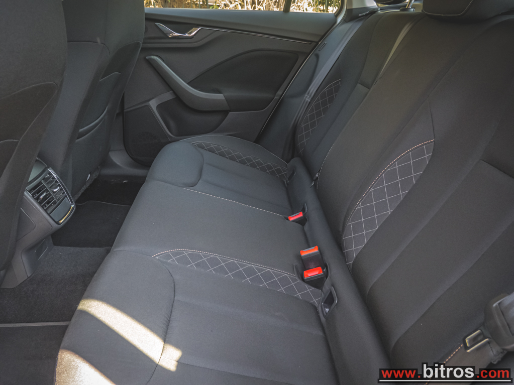 Skoda Kamiq 2023 AYTOMATO 1.0 TSI 110HP -GR — φωτογραφία 6