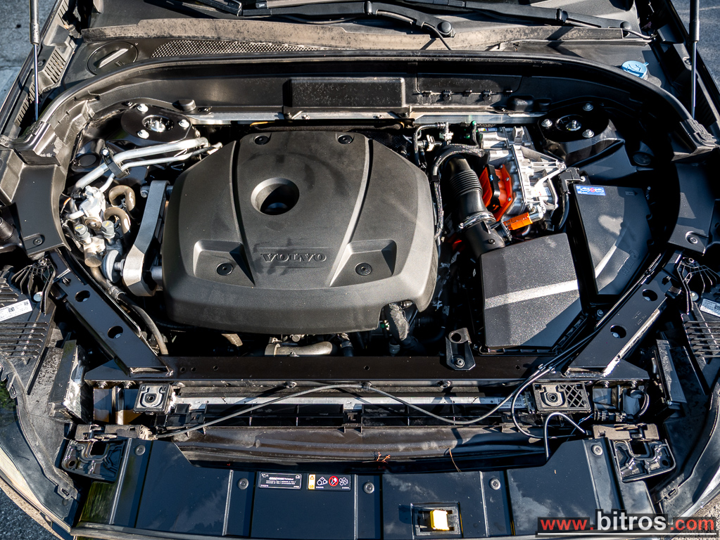 Volvo XC 60 2023 ULTIMATE DARK T8 RECHARGE 455HP PHEV AWD -GR — φωτογραφία 52