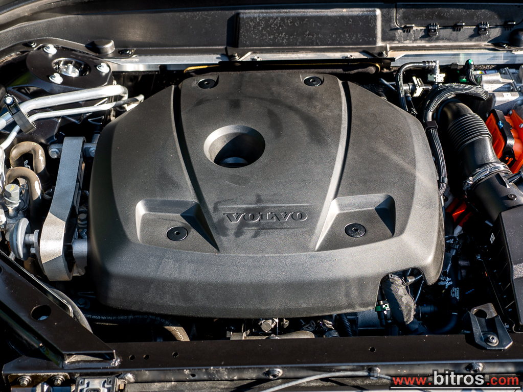 Volvo XC 60 2023 ULTIMATE DARK T8 RECHARGE 455HP PHEV AWD -GR — φωτογραφία 53
