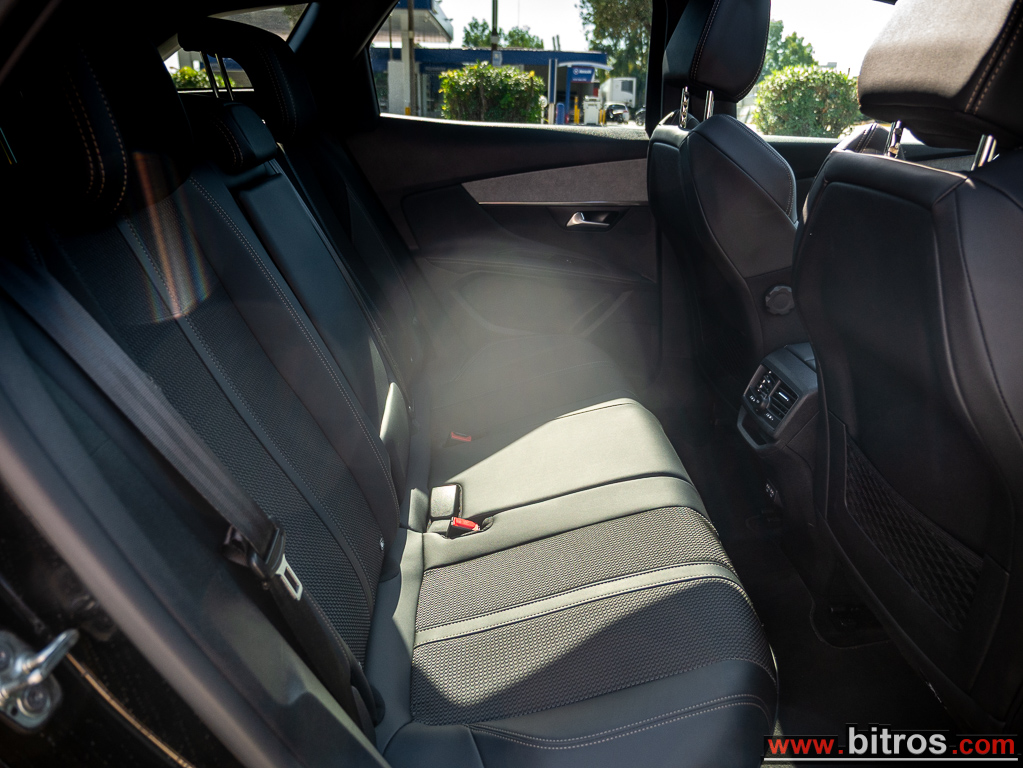 Peugeot 3008 2022 GT +ΟΡΟΦΗ FACE LIFT 44.000Km!! 130HP — φωτογραφία 8
