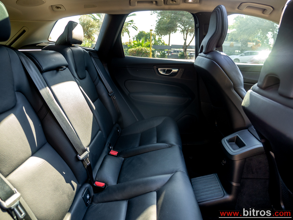 Volvo XC 60 2023 ULTIMATE DARK T8 RECHARGE 455HP PHEV AWD -GR — φωτογραφία 9