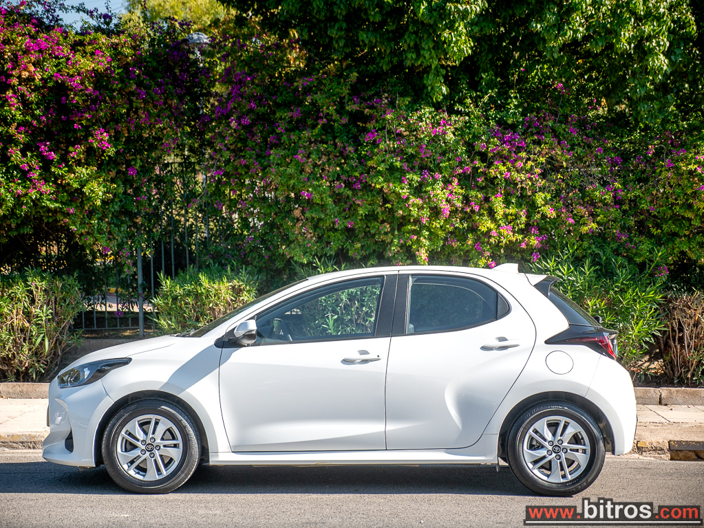 Toyota Yaris 2022 HDF HYBRID — φωτογραφία 9